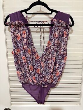 Free People Purple Floral V-Neck Sleeveless Bodysuit